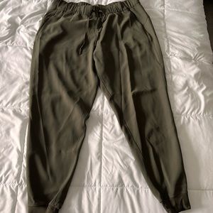 Lululemon on the fly mid-rise jogger